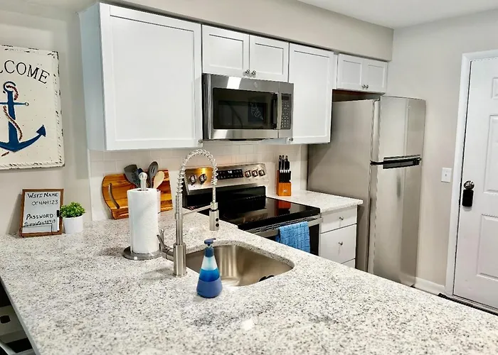 Renovated Oc Walk To Pool & Park *