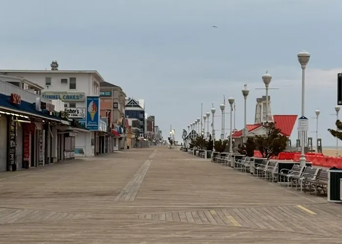 Renovated Oc Walk To Pool & Park *